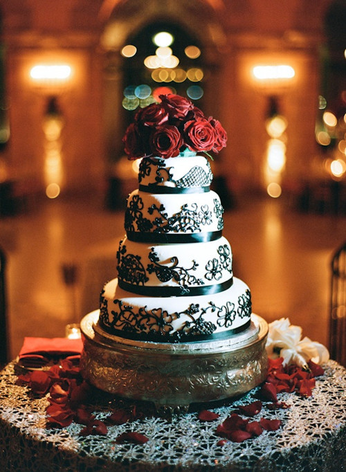 Red Black White Wedding Cake
 Red Wedding Theme Red Black and White Wedding Cakes for