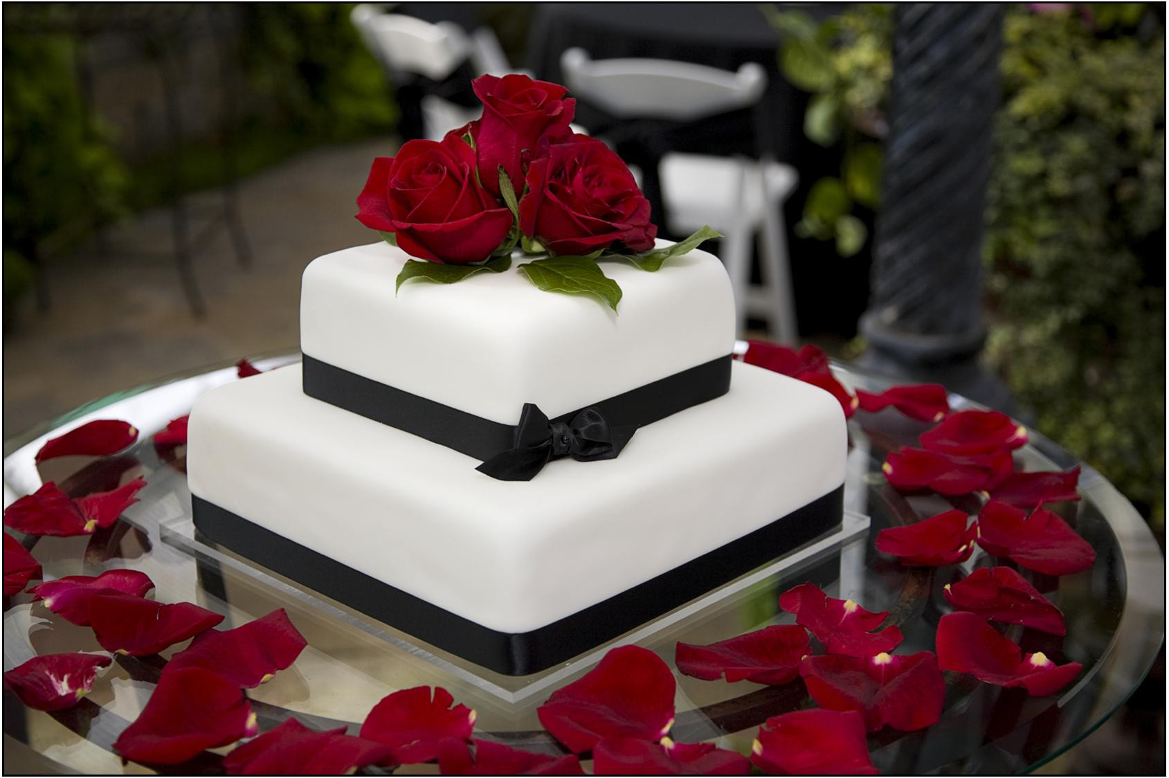 Red Rose Wedding Cakes
 Wedding Accessories Ideas