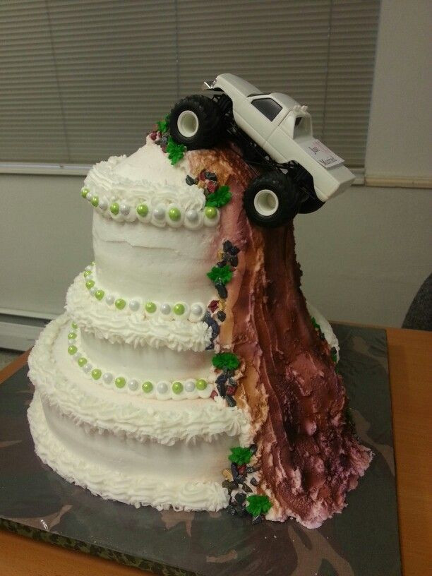 Redneck Wedding Cakes
 Pin Redneck Wedding Cake Cakes Trucks Mudding Cake on