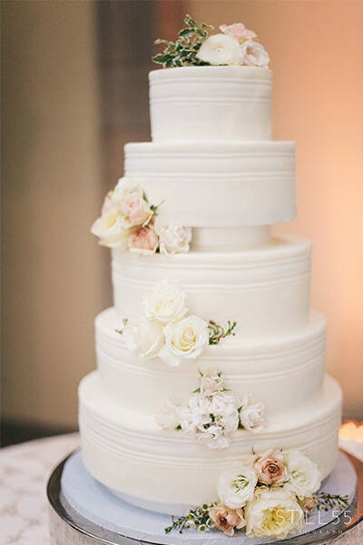 Richmond Wedding Cakes
 Incredible Edibles Bakery Wedding Cakes and Sweets for