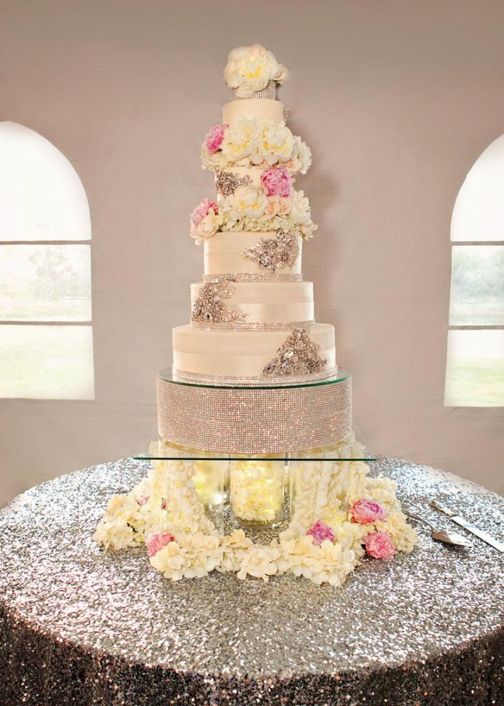 Romantic Wedding Cakes
 Discover 36 romantic wedding cake designs MODwedding