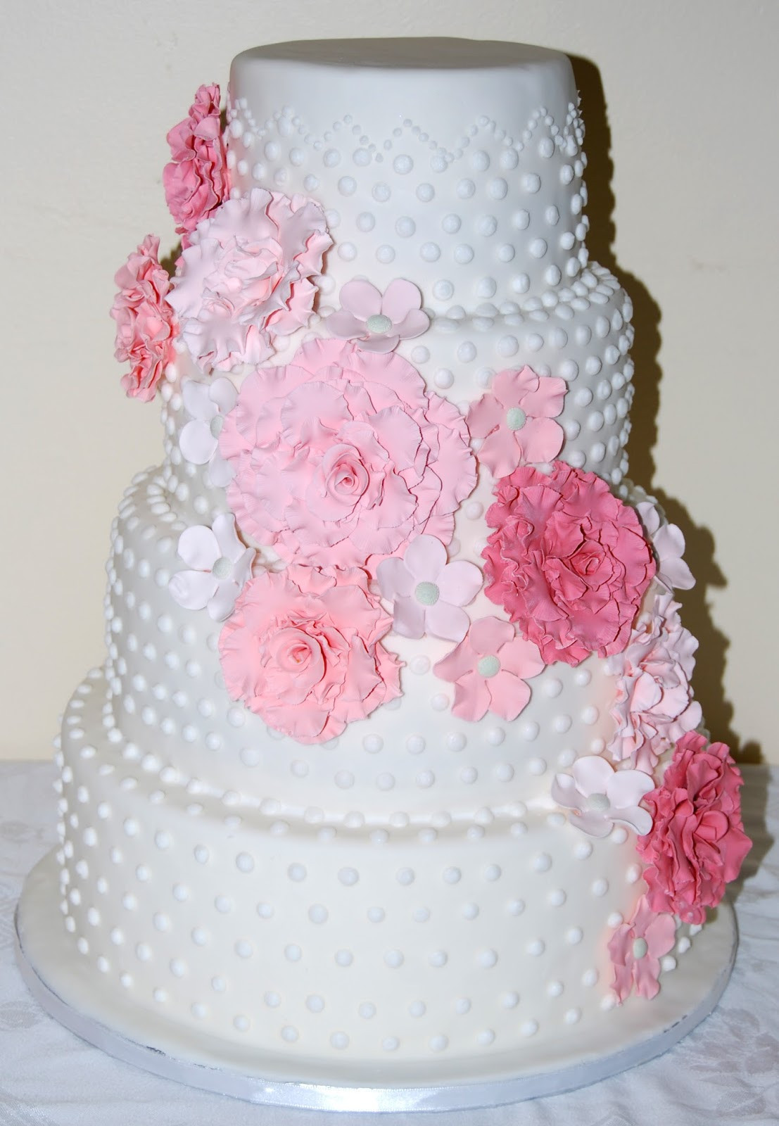 Romantic Wedding Cakes
 Leelees Cake abilities Romantic Wedding Cake