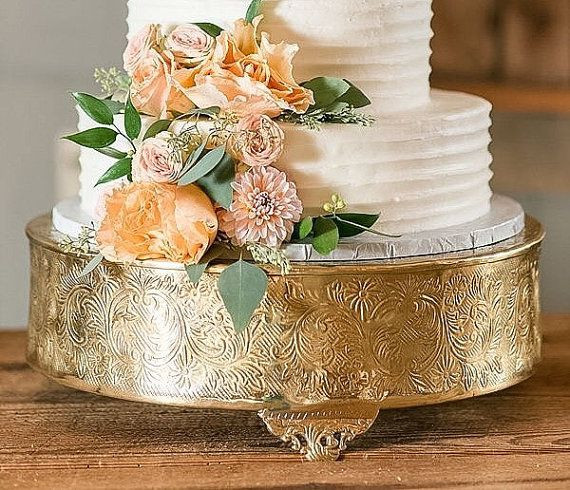 Round Cake Stands For Wedding Cakes
 Best 25 Gold cake stand ideas on Pinterest