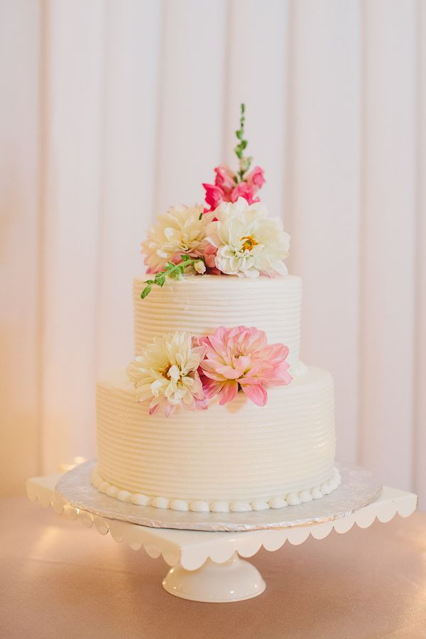 Round Wedding Cakes
 Two Tier Round Wedding Cake With Flowers