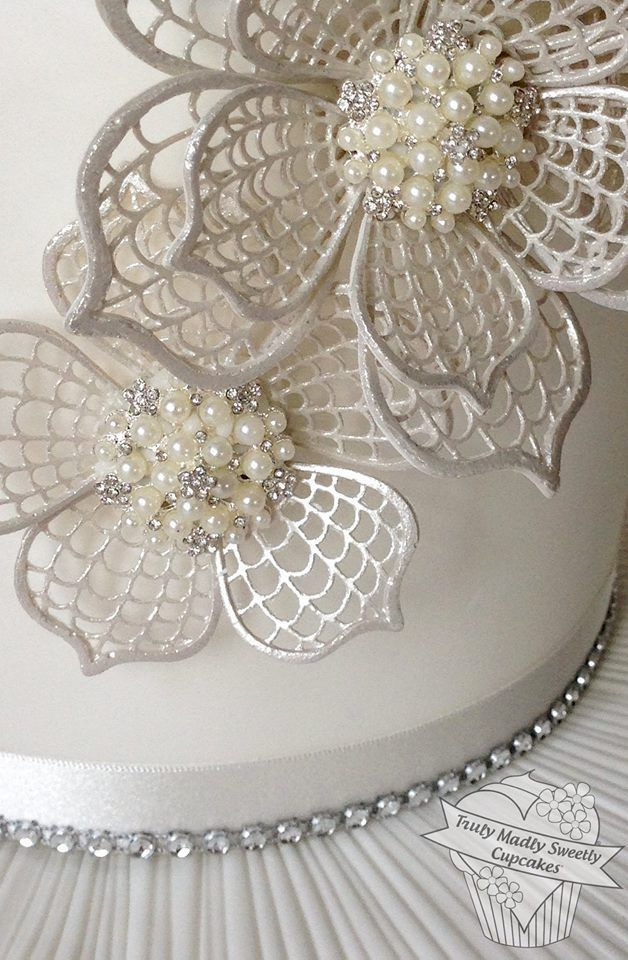 Royal Icing Flowers For Wedding Cakes
 130 best images about SugarVeil Cake on Pinterest