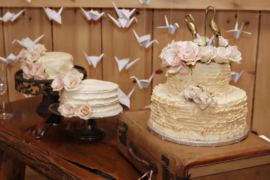 Rustic Chic Wedding Cakes
 8 Must Have Details For Your Rustic Chic Wedding