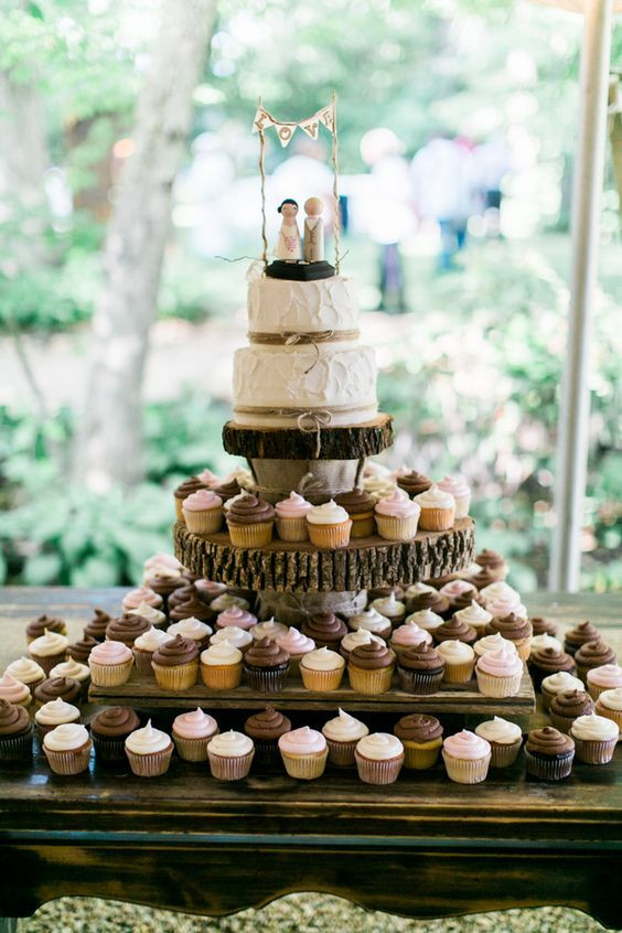 Rustic Wedding Cakes With Cupcakes
 rustic country wedding cupcake with tree stump stand