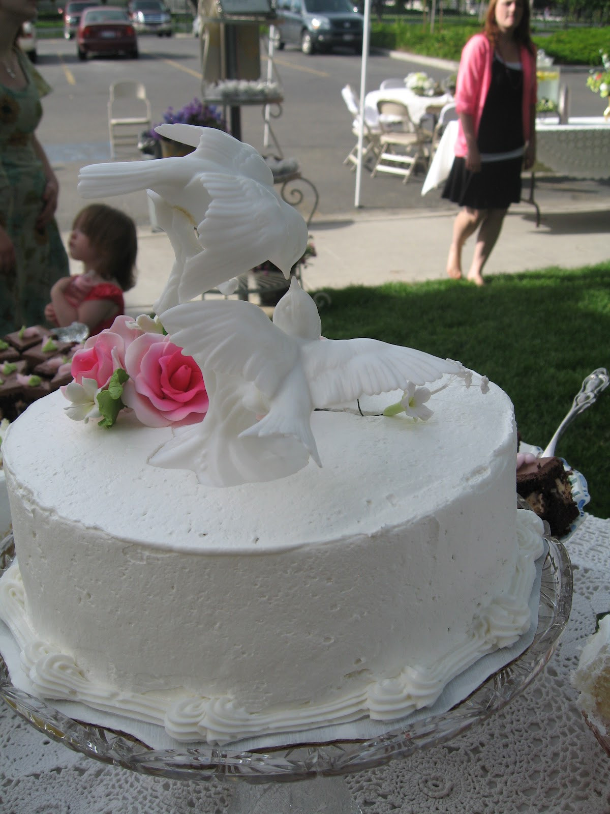 Samsclub Wedding Cakes
 BLURT Blogger Shabby Chic Wedding Reception on the Cheap 3