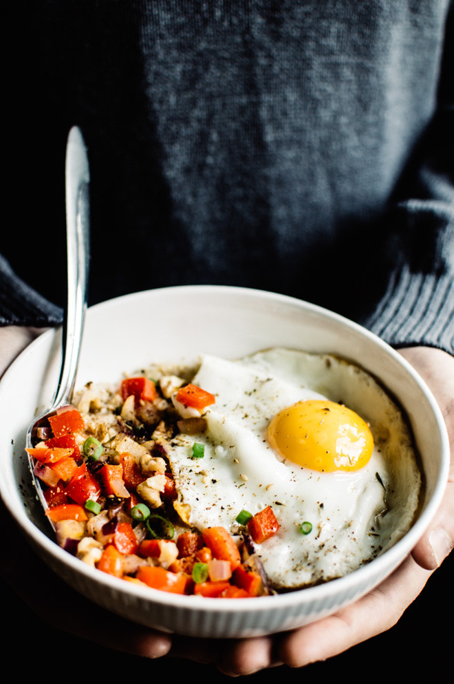 Savory Healthy Breakfast
 Savory Oatmeal with Cheddar and Fried Egg