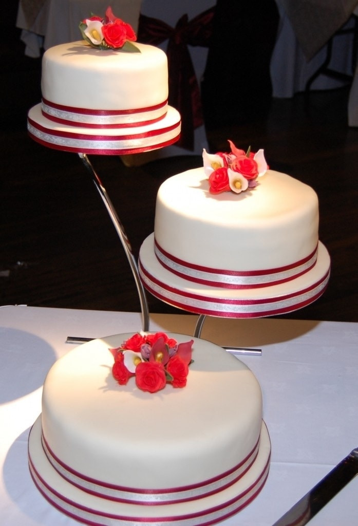 Separate Tier Wedding Cakes
 Che ne pensate delle torte a piani separati Ricevimento