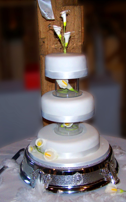 Separate Tier Wedding Cakes
 3 separate tier wedding cake idea in 2017