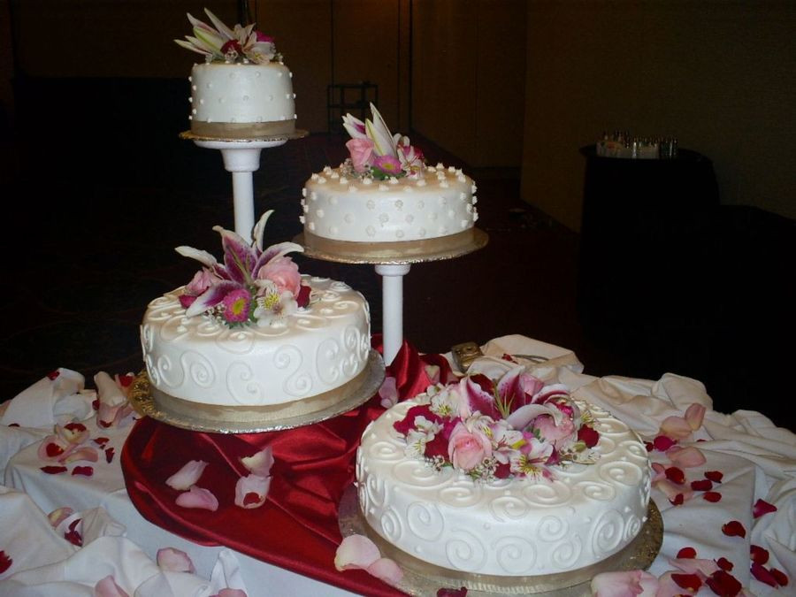 Separate Wedding Cakes
 Round Wedding Cake Separate Stands CakeCentral