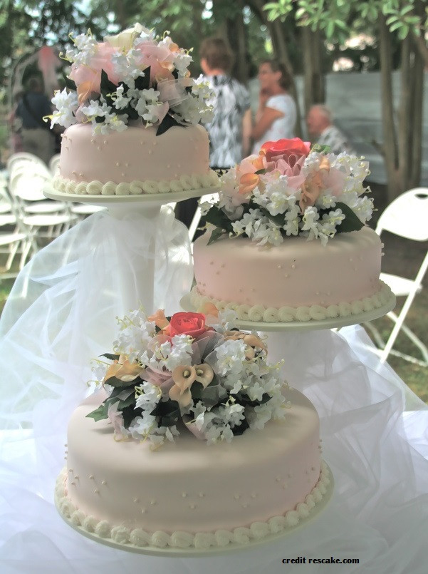 Separate Wedding Cakes
 Wedding Cake Ideas