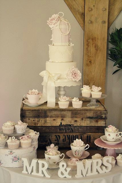 Shabby Chic Wedding Cakes
 Vintage & Shabby Chic Wedding Decor & Gift Ideas 2015 1