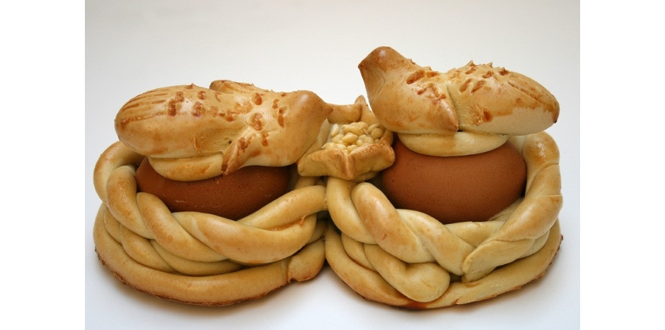 Sicilian Easter Bread
 Palummeddi Traditional Sicilian Easter Egg Bread