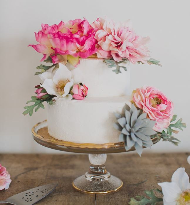 Silk Flowers For Wedding Cakes
 Incredible Silk Flower DIY Wedding Cake