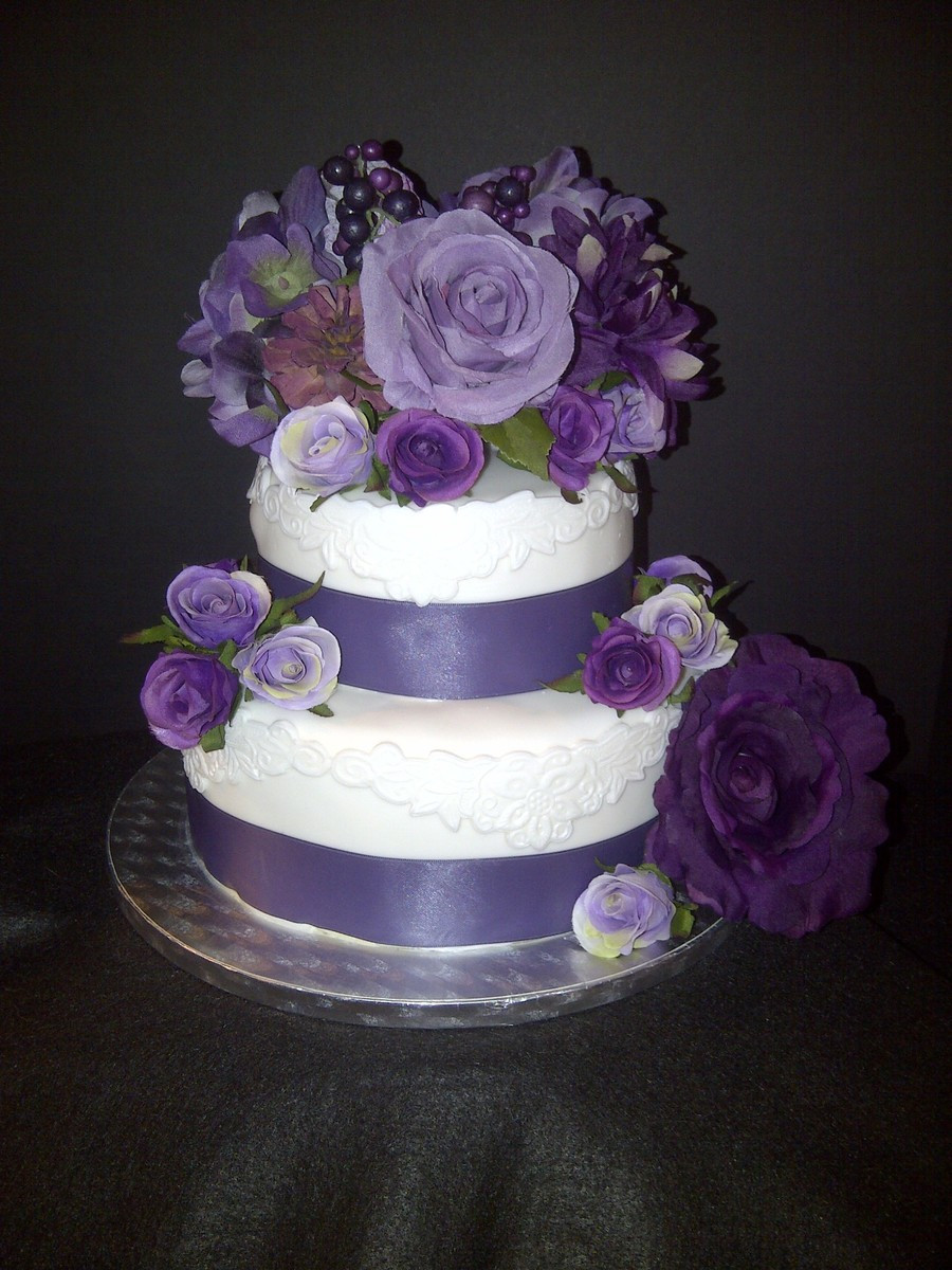 Silk Flowers For Wedding Cakes
 Wedding Cake With Silk Flowers Vanilla Cake With Swiss