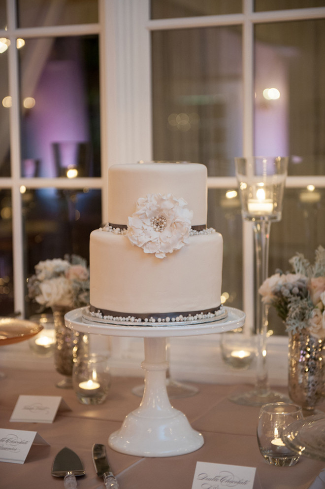 Simple 2 Tier Wedding Cakes
 Simple two tier wedding cake idea in 2017