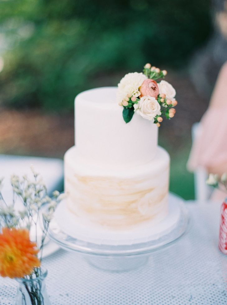 Simple 2 Tiered Wedding Cakes
 Simple Two Tier Wedding Cake