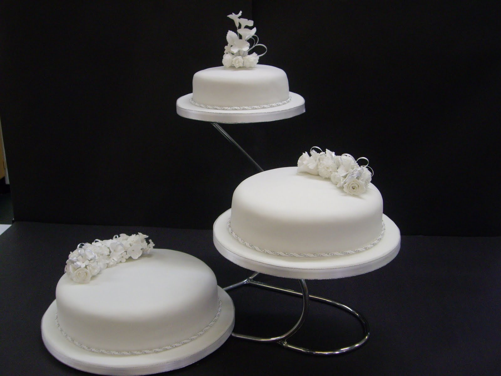 Simple 3 Tier Wedding Cakes
 Simple 3 tier wedding cake idea in 2017