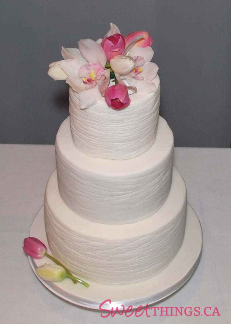 Simple And Elegant Wedding Cakes
 SweetThings Simple and Elegant Wedding Cake