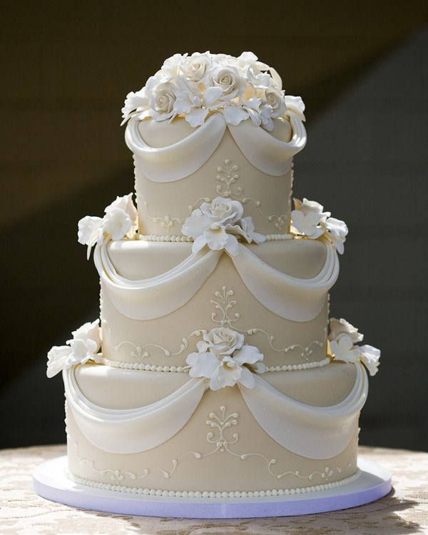 Simple Elegance Wedding Cakes
 Best 25 Simple elegant cakes ideas on Pinterest