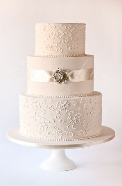 Simple Elegance Wedding Cakes
 Simple Doesn t Mean Boring These Elegant Wedding Cakes