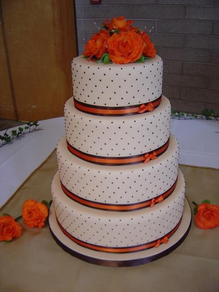 Simple Fall Wedding Cakes
 Autumn wedding cake ideas