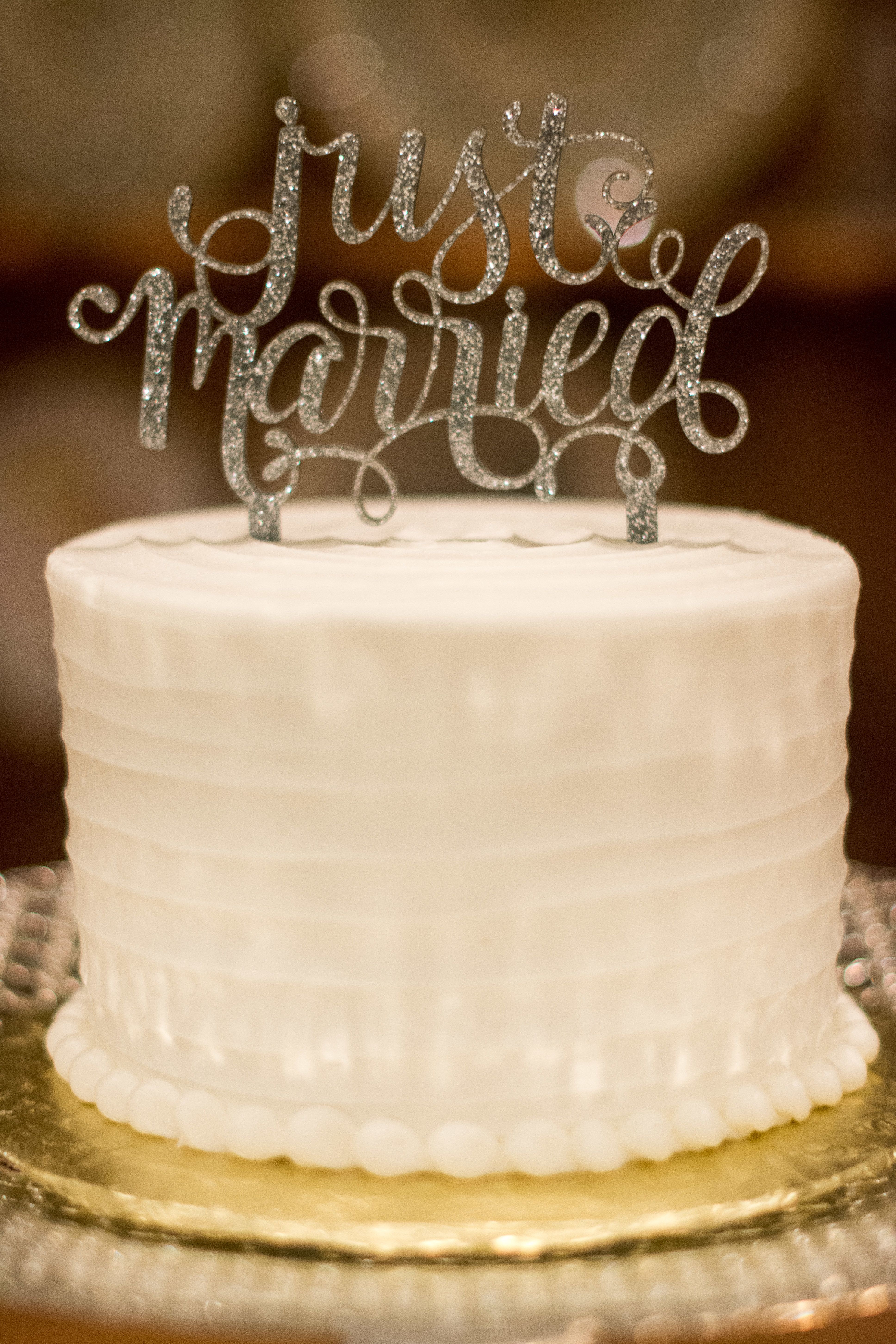 Simple One Tier Wedding Cakes
 Simple Ivory Single Tier Wedding Cake