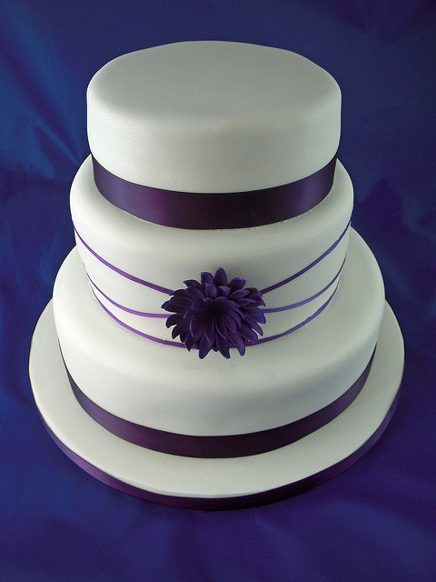 Simple Purple Wedding Cakes
 Hoa s blog Kirsty 39s Purple Wedding Cake I was asked to