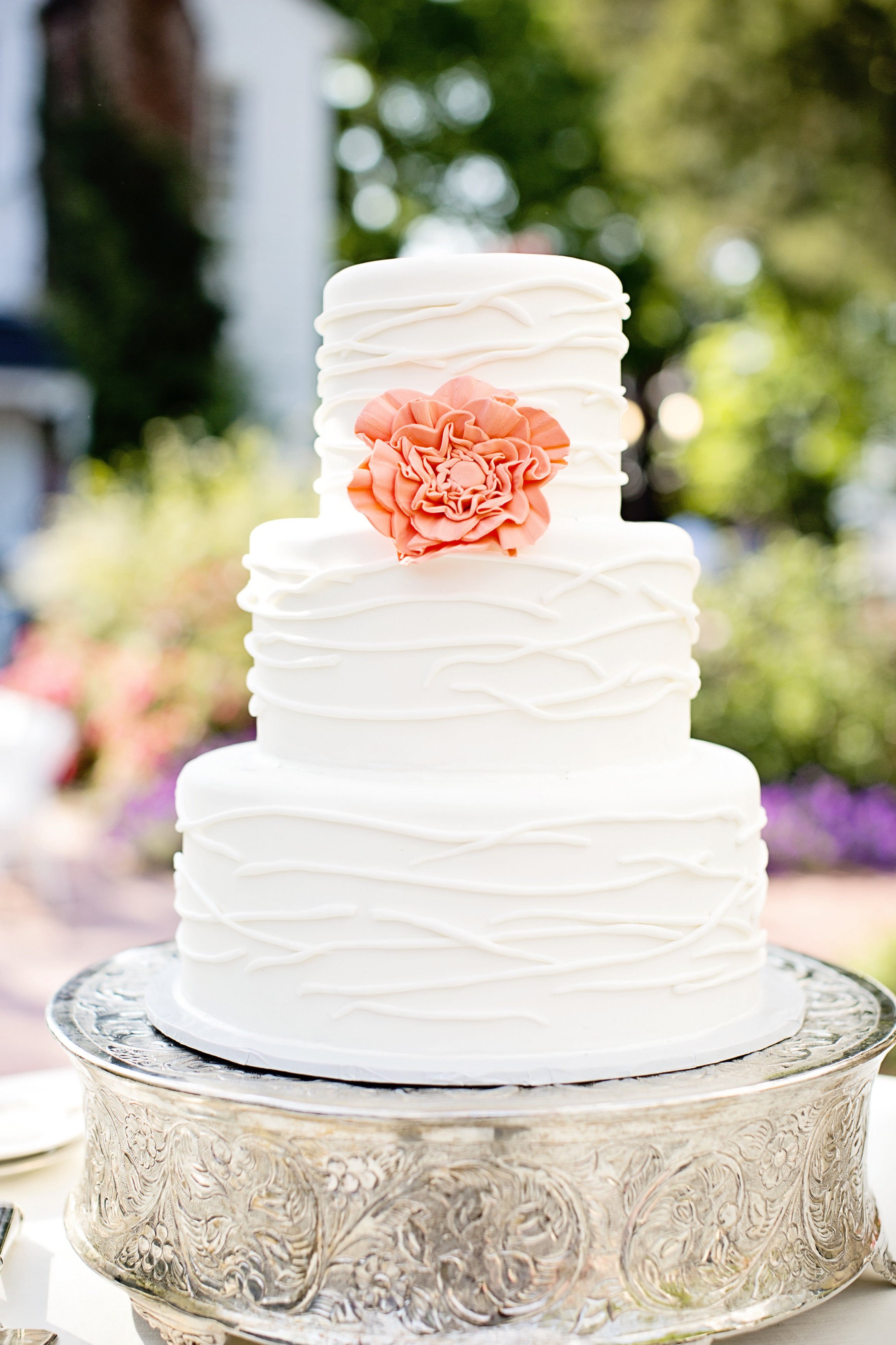 Simple Small Wedding Cakes
 Plant a flower on the wedding cake