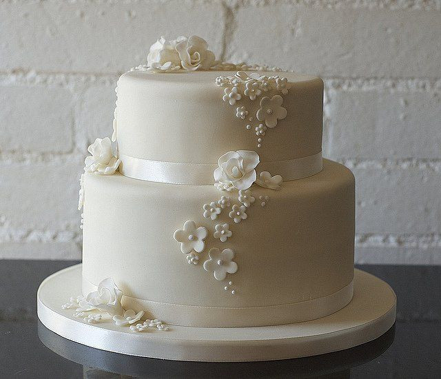 Simple Two Tier Wedding Cakes
 Two Tier Buttercream Wedding Cakes