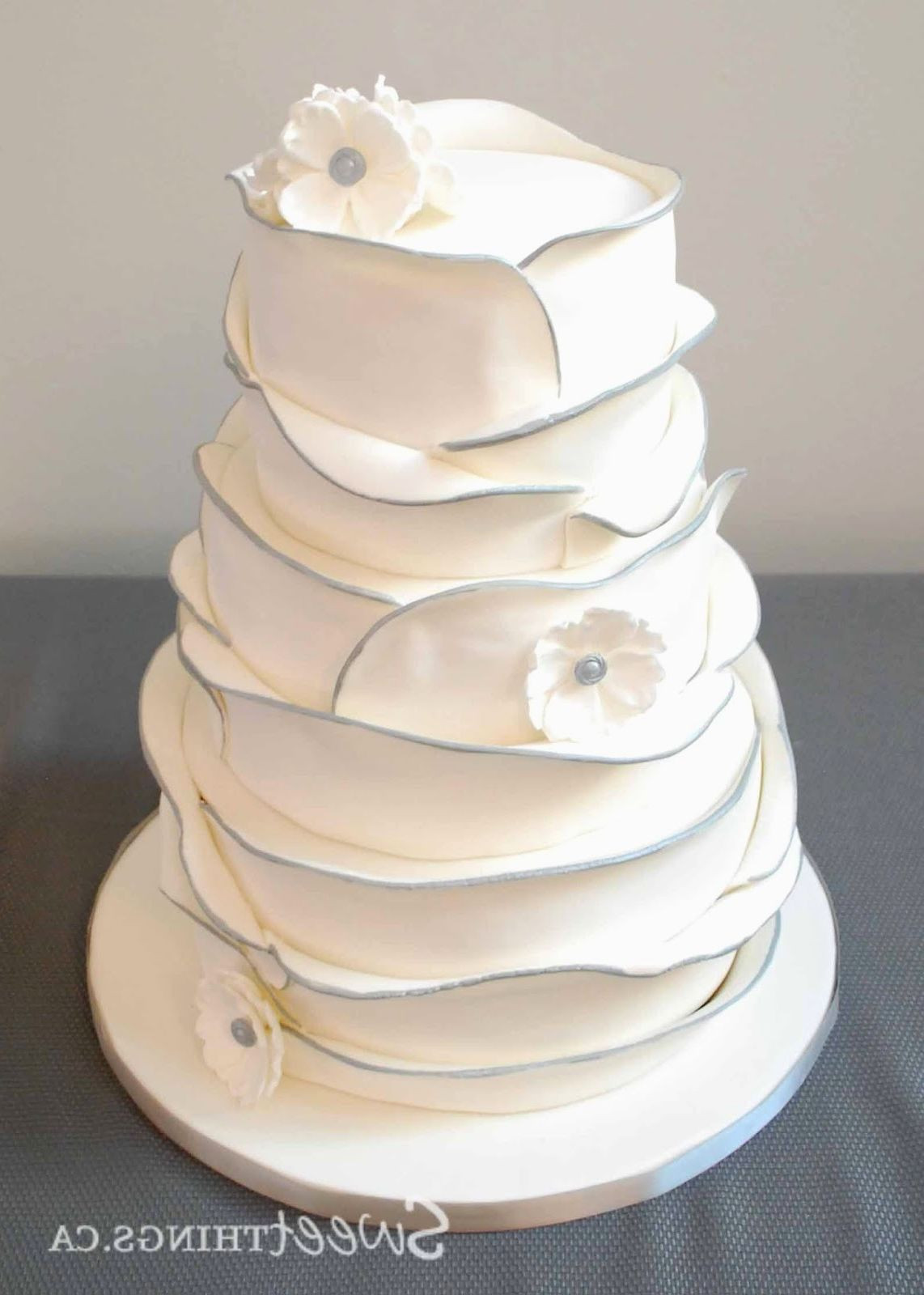 Simple Two Tier Wedding Cakes
 Simple 2 tier wedding cake designs idea in 2017