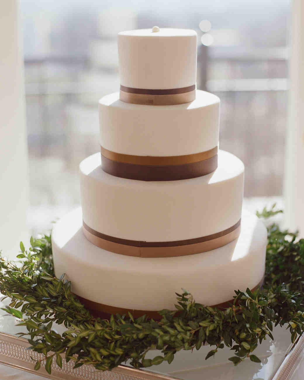 Simple Wedding Cakes Design
 40 Simple Wedding Cakes That Are Gorgeously Understated