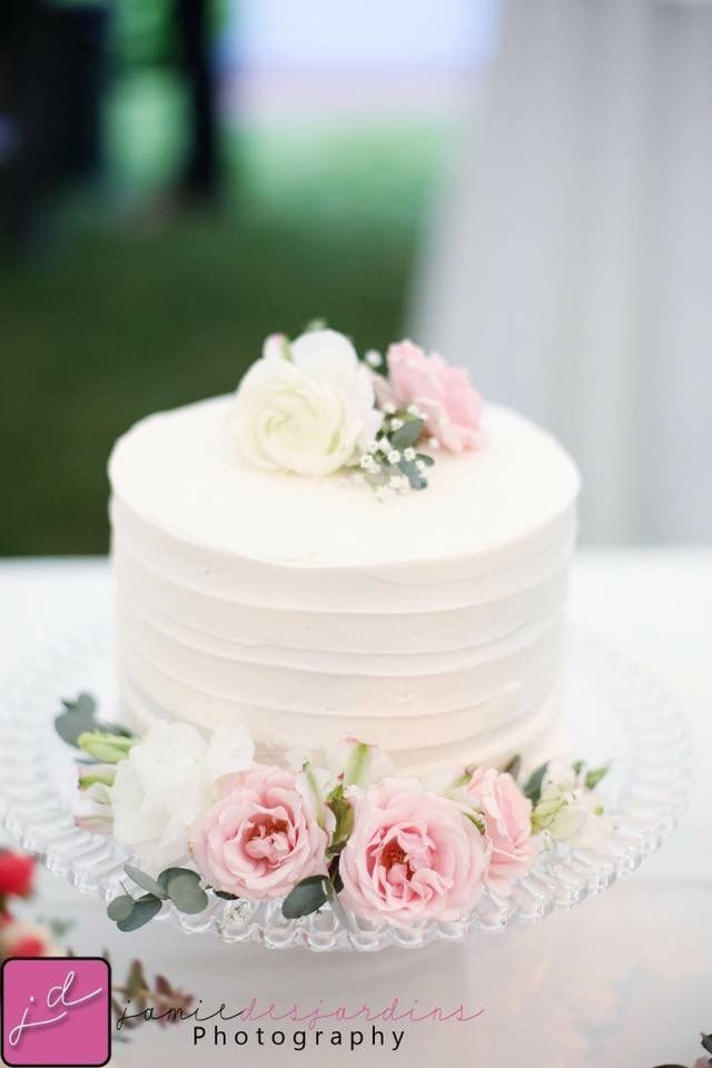 Simple Wedding Cakes For Small Wedding
 Best 25 Small wedding cakes ideas on Pinterest