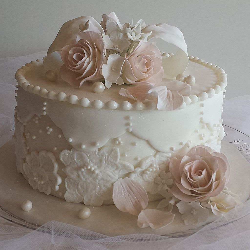 Simple Wedding Cakes For Small Wedding
 Little Wedding Cakes e Tier Wedding Cakes Simple