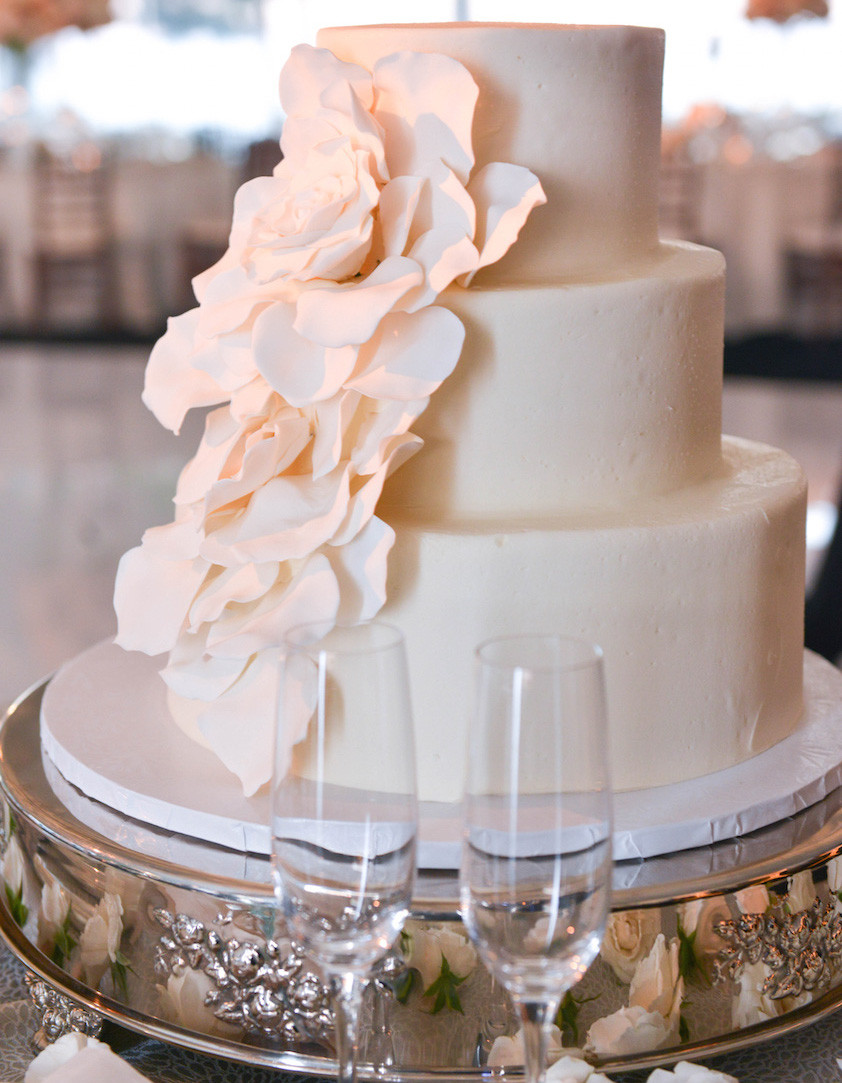 Simple Wedding Cakes For Small Wedding
 Wedding Cake Ideas Small e Two and Three Tier Cakes