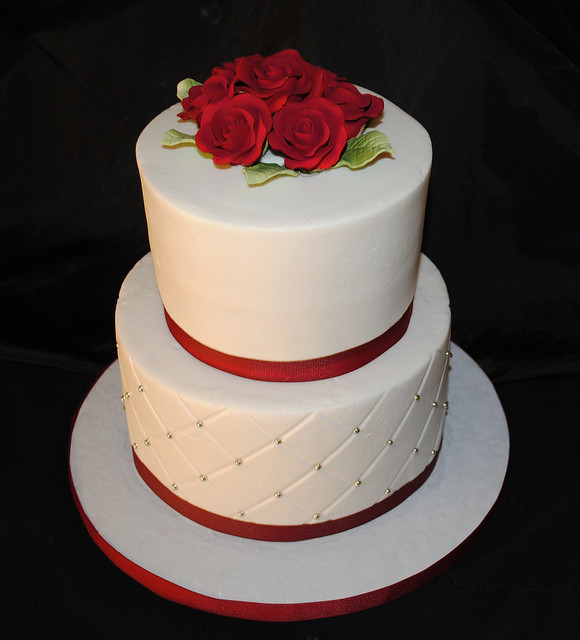 Simple Wedding Cakes For Small Wedding
 Small Wedding Cake