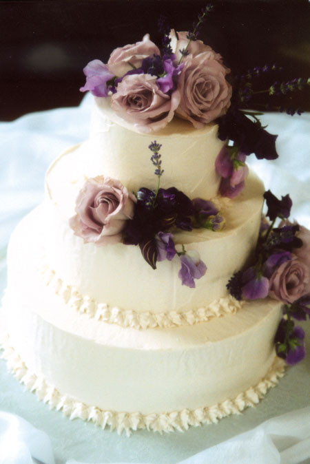 Simple Wedding Cakes With Flowers
 Noriiiisk s De Litez Simple & Sweet Cupcakes & Wedding Cakes