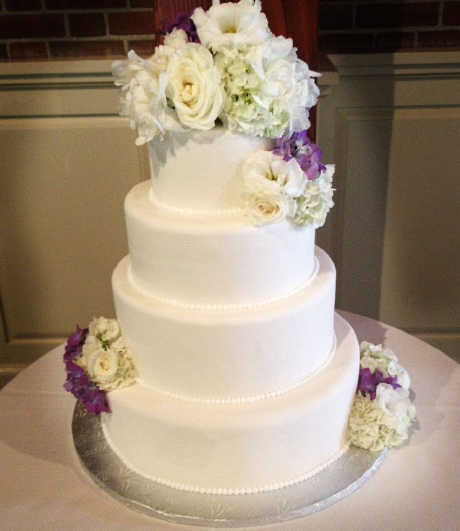 Simple Wedding Cakes With Flowers
 A Simple Cake Fresh Flowers For Your Wedding Cake