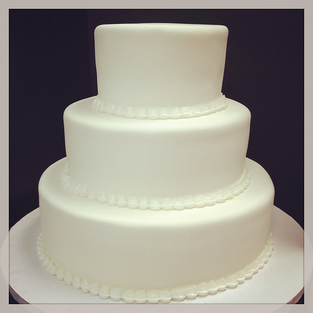Simple White Wedding Cake
 Simple White wedding cake