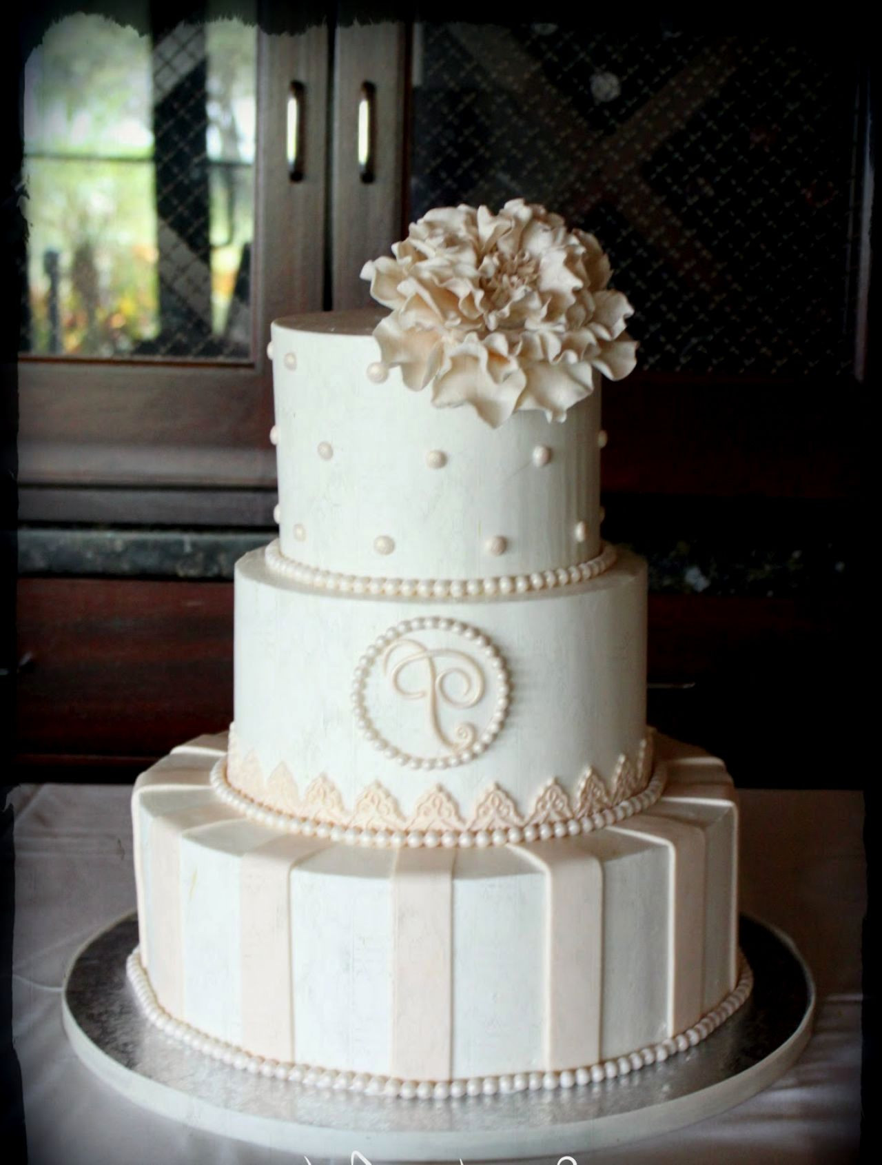 Simple White Wedding Cake
 Simple White Wedding Cake