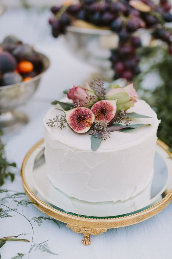 Single Tier Wedding Cakes
 How to save on wedding cake costs 7 Ways to save on