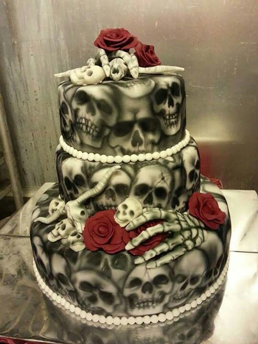 Skeleton Wedding Cakes
 23 Halloween Wedding Cakes