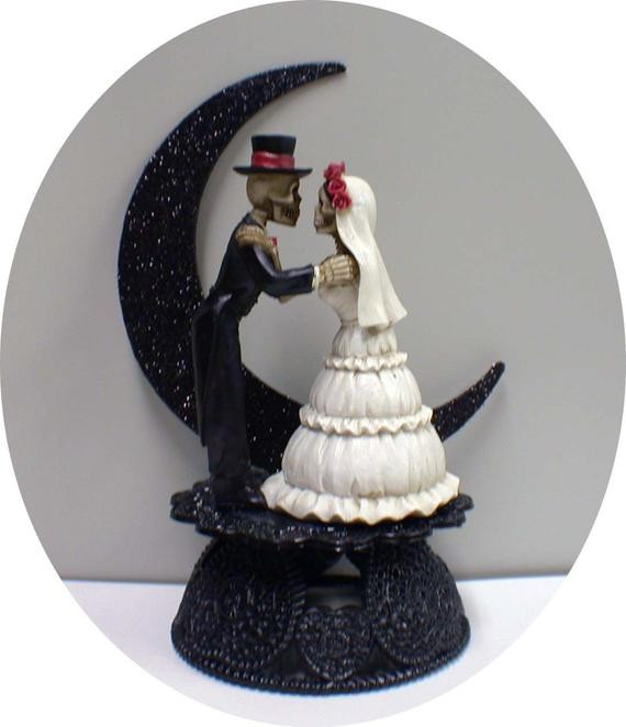 Skeleton Wedding Cakes
 Day of the DEAD Halloween Wedding Cake Topper Funny Skeleton