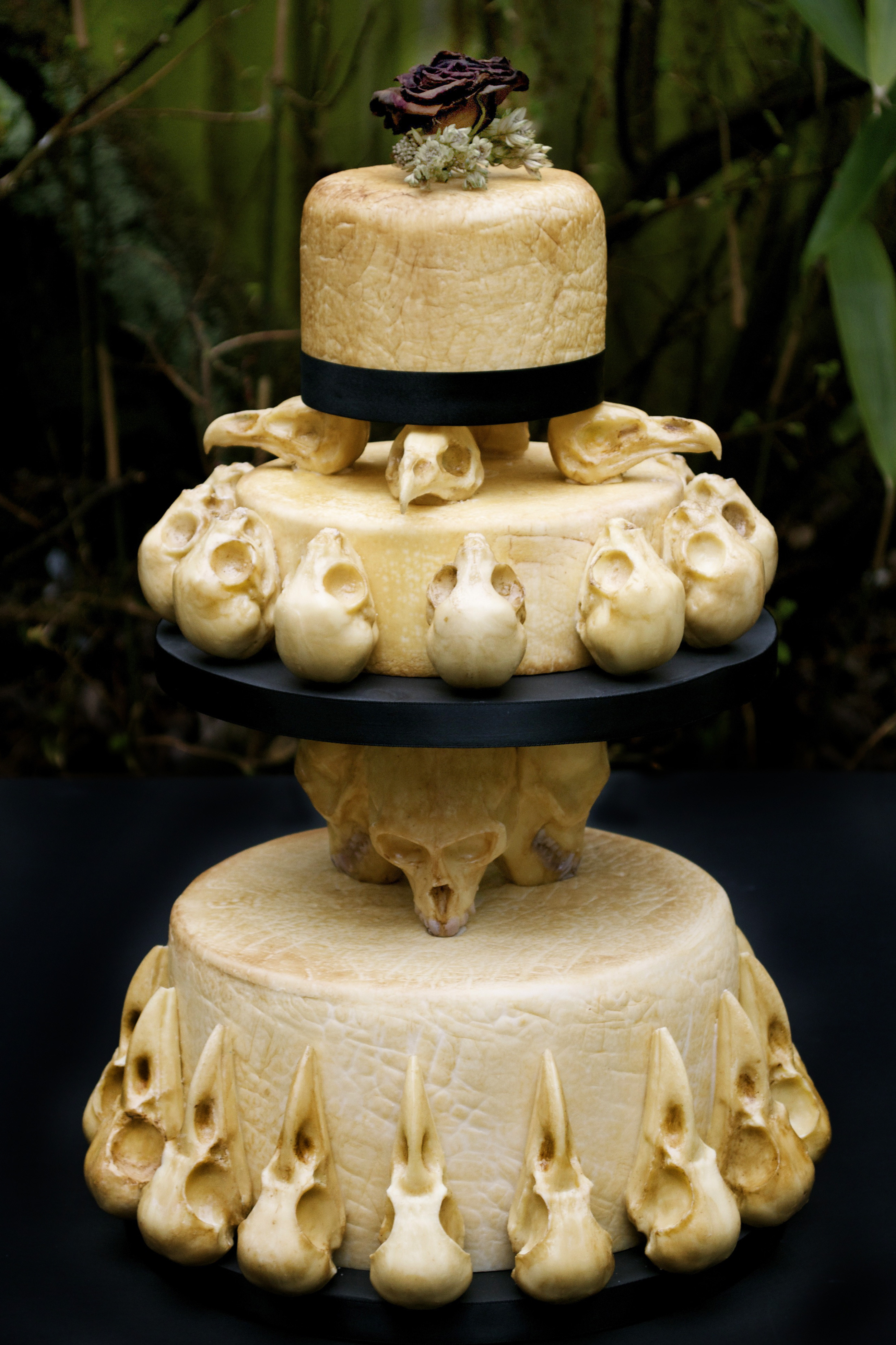 Skull Wedding Cakes
 alternative – Eat Your Heart Out