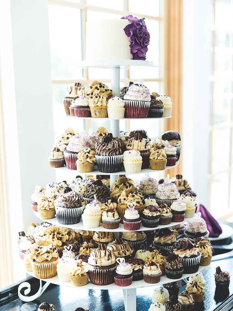 Small Wedding Cakes With Cupcakes
 16 Wedding Cake Ideas With Cupcakes