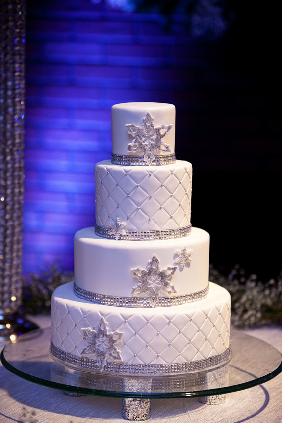 Snow Flake Wedding Cakes
 A Beautiful Winter Wedding