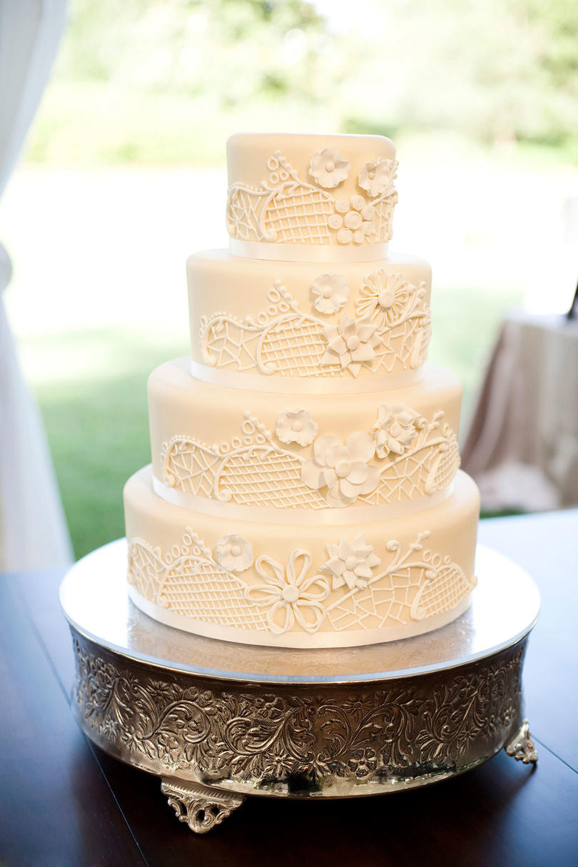 Southern Wedding Cakes
 Our Favorite Southern Cakes to Serve At Your Wedding