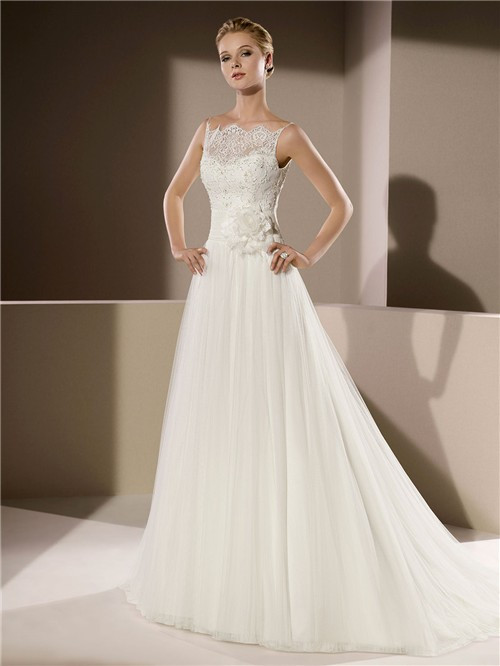 Spaghetti Strap A Line Wedding Dress
 Elegant A Line Scalloped Neckline Low V Back Lace Tulle